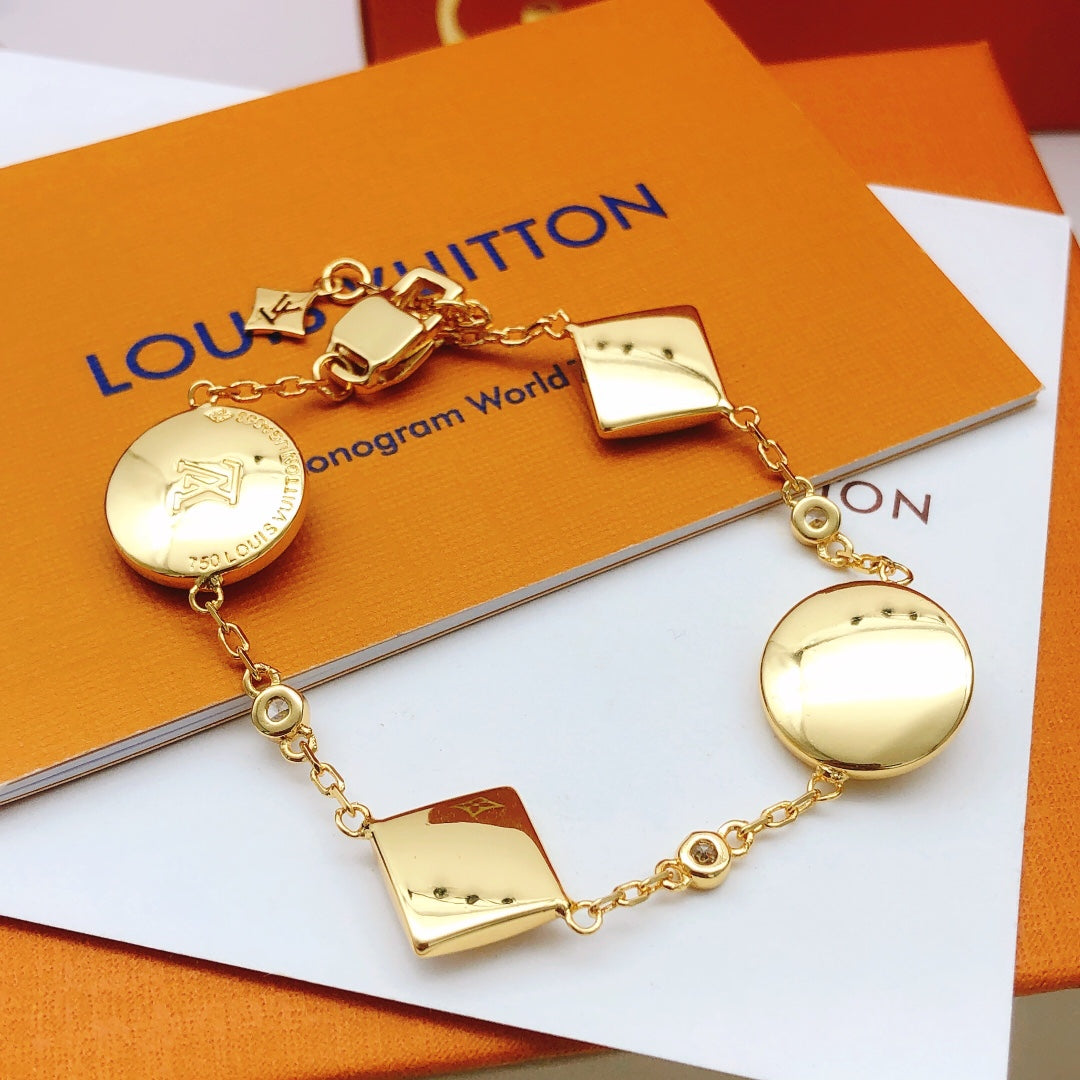 Louis Vuitton White Mother-Of-Pearl Flower Bracelet – Luxury Jewelry – product image 4