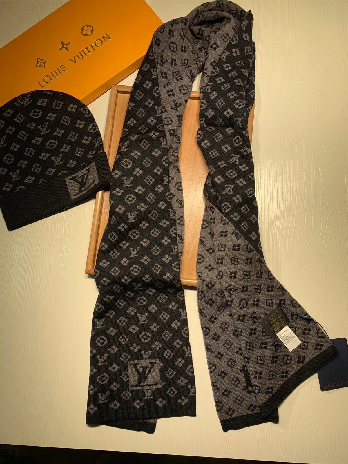 Louis Vuitton Wool Classic Monogram Jacquard Scarf & Hat Set for Women – product image 12