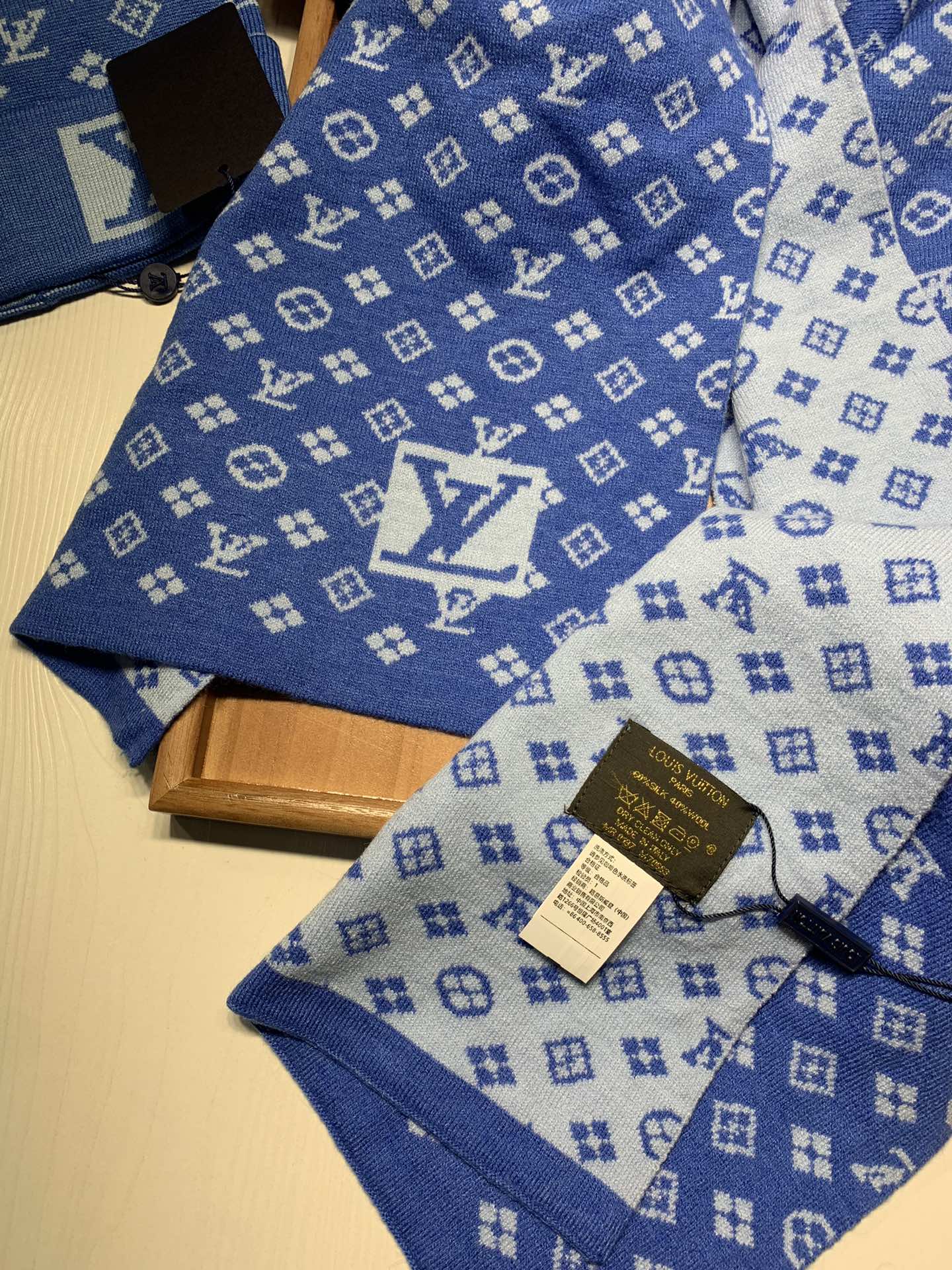 Louis Vuitton Wool Classic Monogram Jacquard Scarf & Hat Set for Women – product image 16