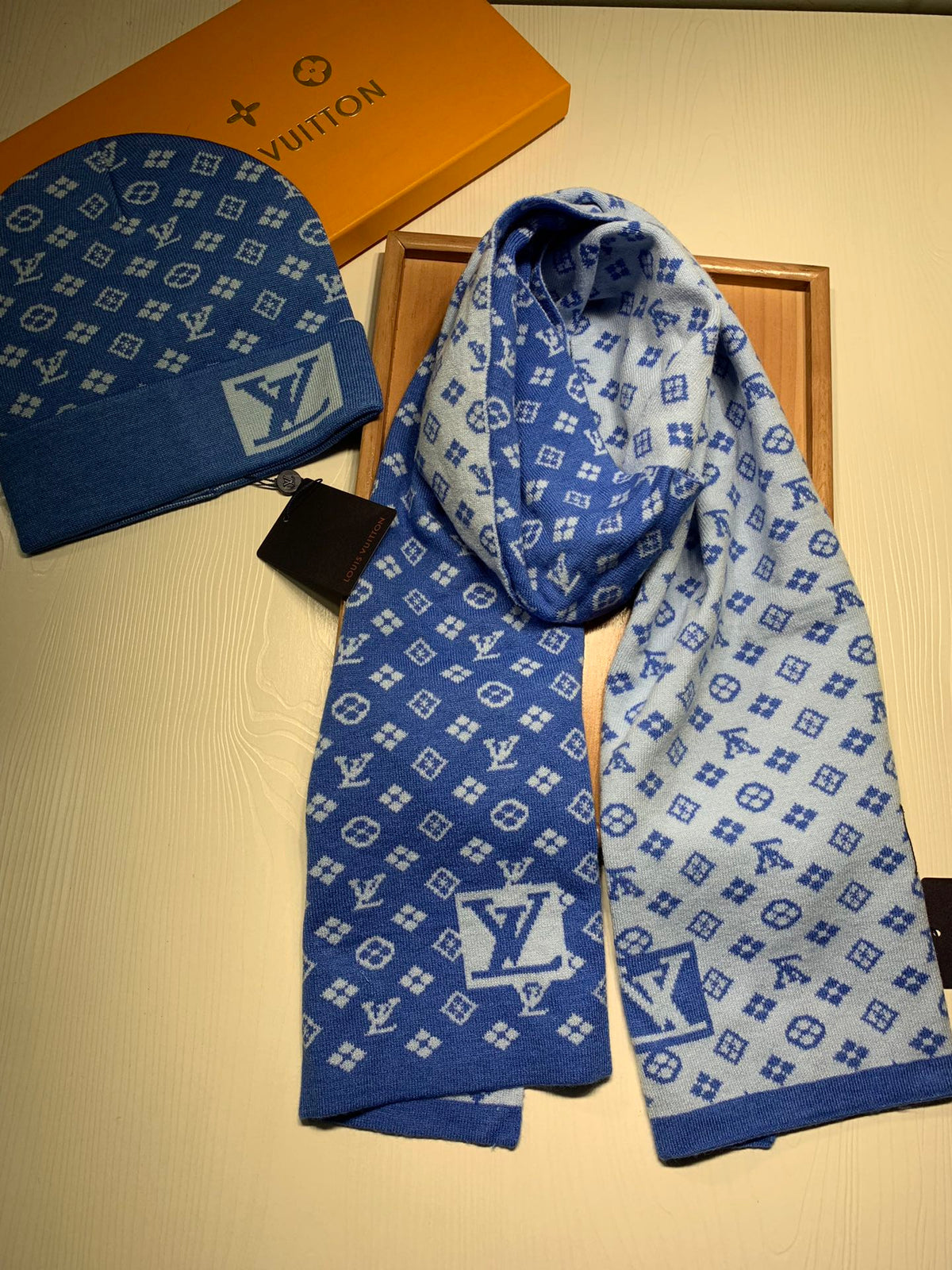 Louis Vuitton Wool Classic Monogram Jacquard Scarf & Hat Set for Women – product image 3
