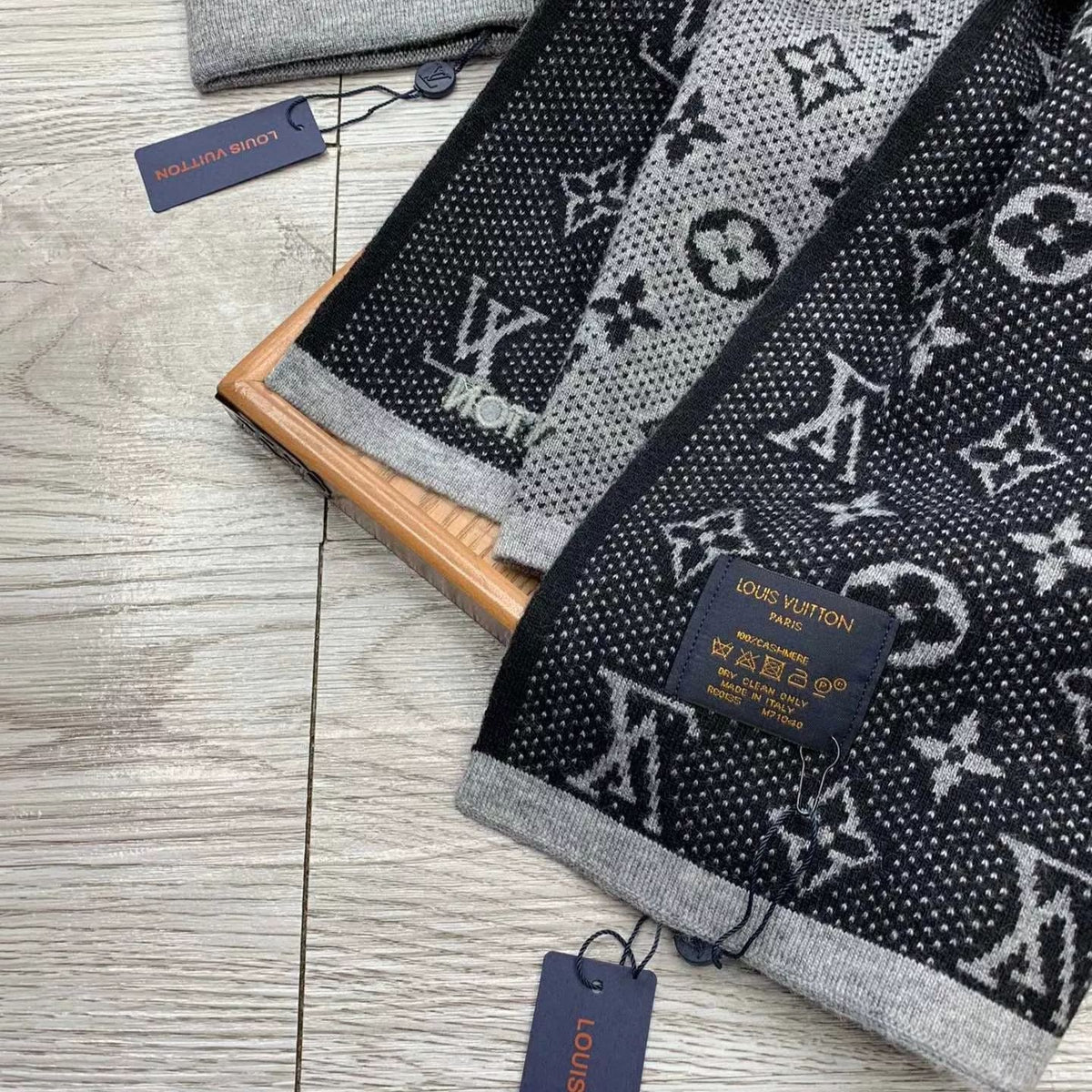 Louis Vuitton Wool Logo Embroidery Jacquard Scarf Hat Set for Women – product image 11
