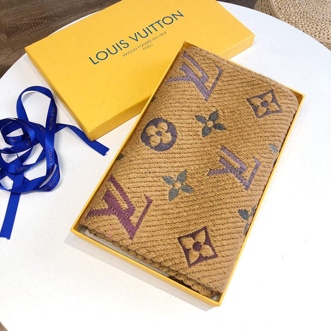 Louis Vuitton Wool Temperament Monogram Element Scarf for Women – product image 4
