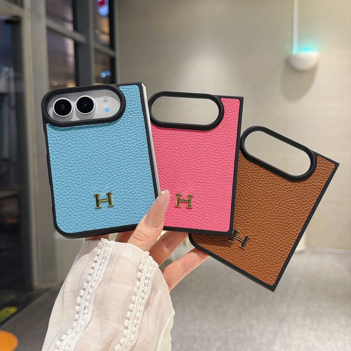 Hermès iPhone Duo Case, Hermes iPhone Case, Hermes Phone Case, Hermes H Logo Case, Hermes Leather iPhone Case, Hermes Designer Phone Case, Hermes Luxury Phone Case, Hermes iPhone Accessories