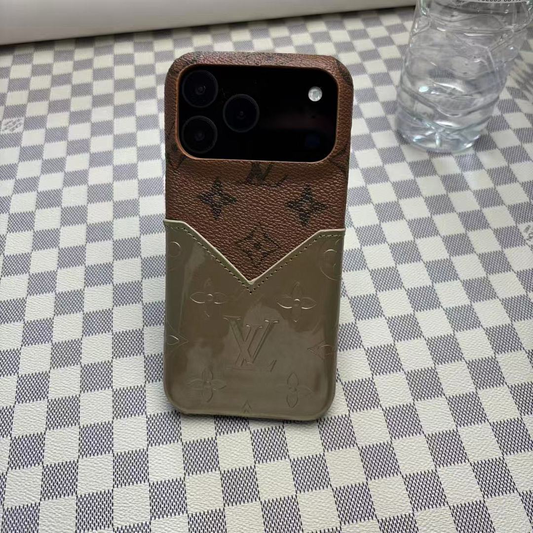 Louis Vuitton colorblock case for iPhone 17 Pro – view 11
