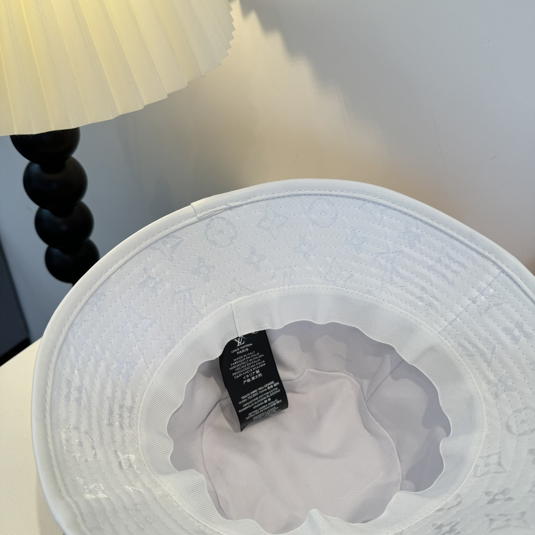 Louis Vuitton monogram bucket hat photo 4