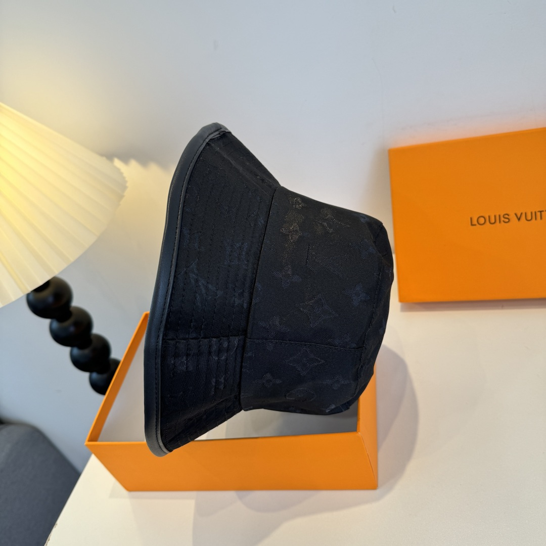 Louis Vuitton monogram bucket hat photo 7