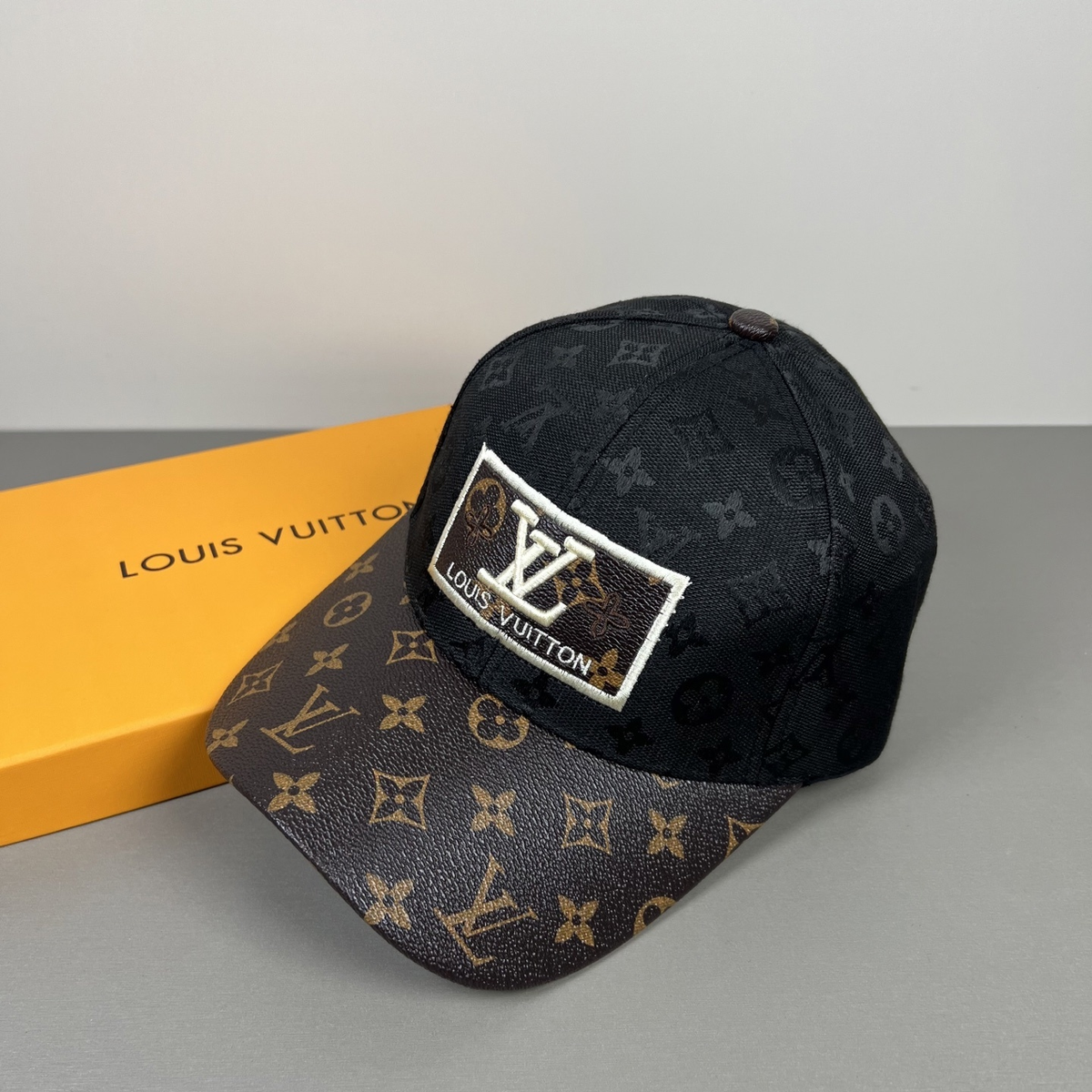 Louis Vuitton patch monogram cap photo 1