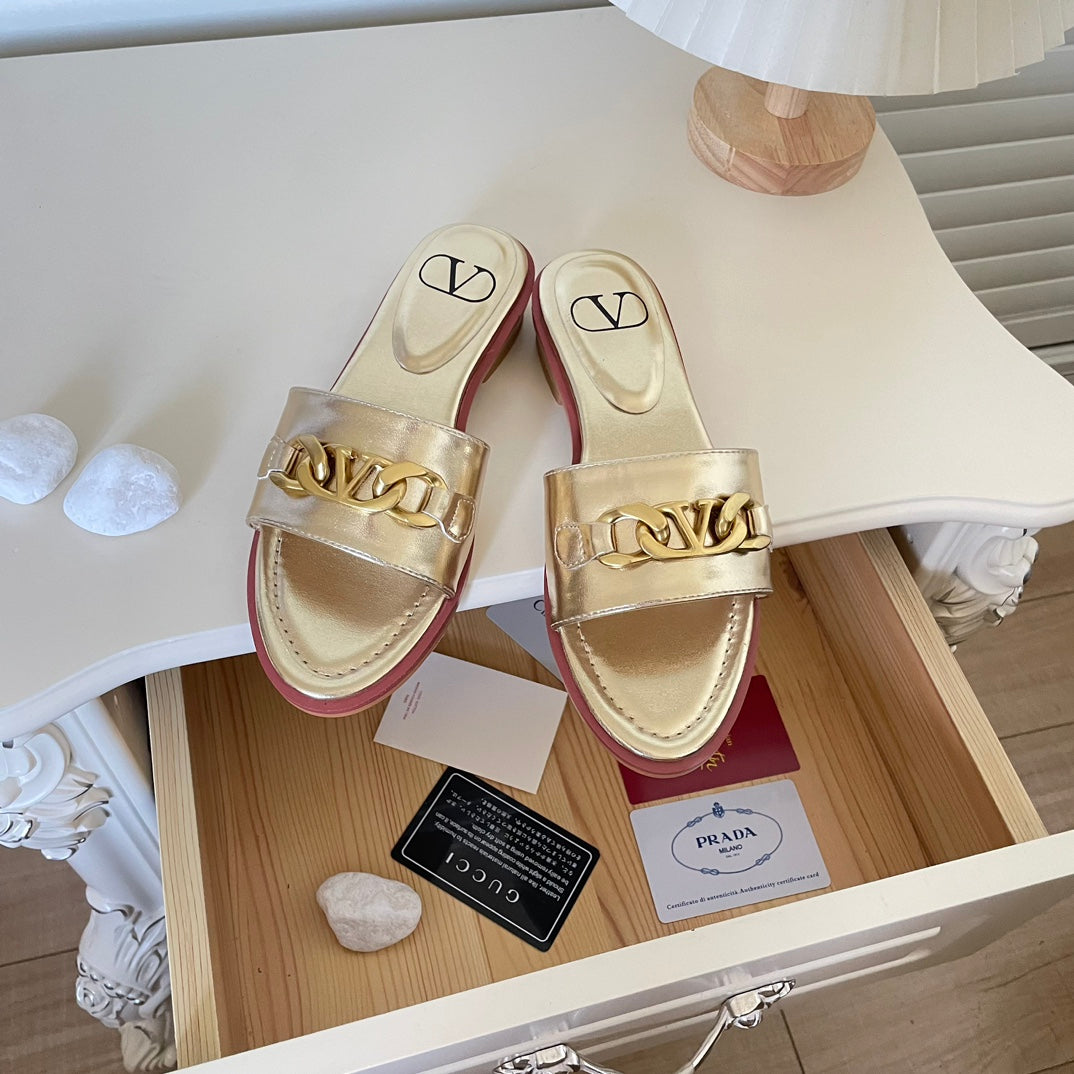 Miu Miu Logo Chain Flat Slides – slides product image 6