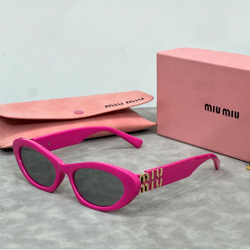 Miu Miu Retro Cat-Eye Oval Polarized Sunglasses for Unisex – product image 5