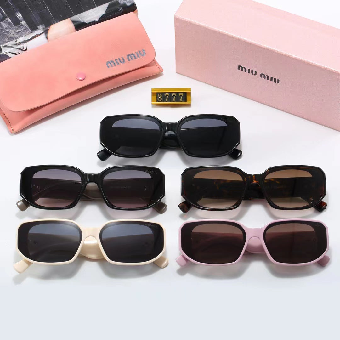 Miu Miu Square Logo-Temple Polarized Sunglasses for Unisex – product image 15