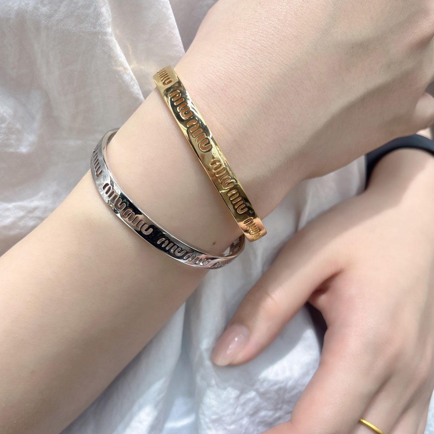 Miu Open Bracelet – Luxury Jewelry – product image 7