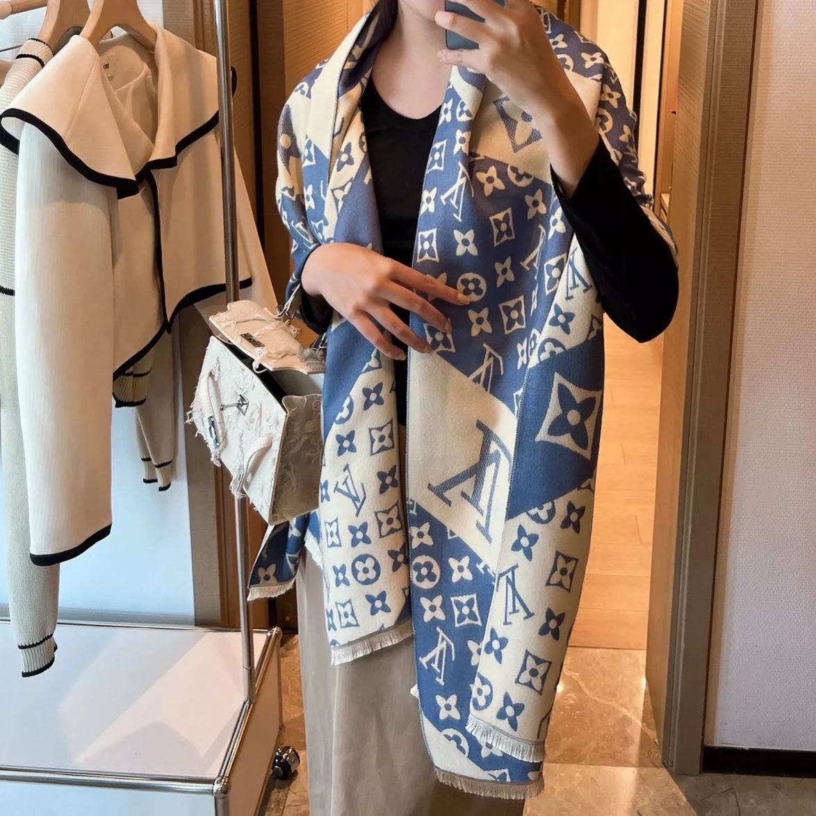 Moncler Logomania Cashmere Scarf Shawl for Women – product image 14