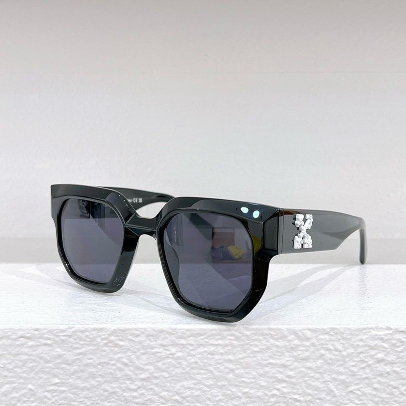Off-White Square Frame Sunglasses for Unisex – product image 1