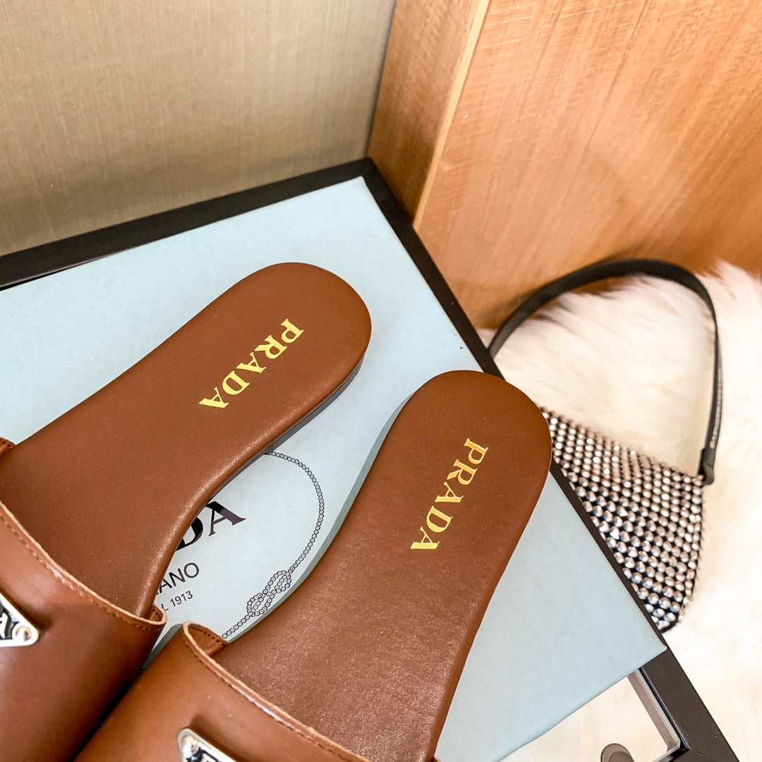 Prada Triangle Logo Flat Slippers – slippers product image 8