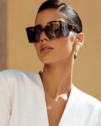 Saint Laurent Square Logo-Temple Polarized Sunglasses for Unisex – product image 16