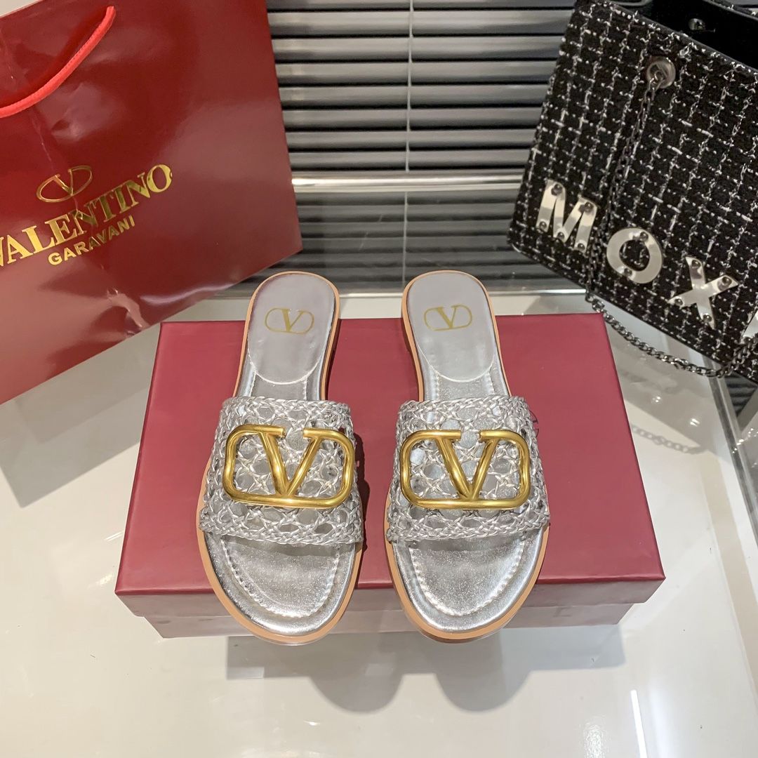 Valentino Cutout Flat Slippers – slippers product image 10