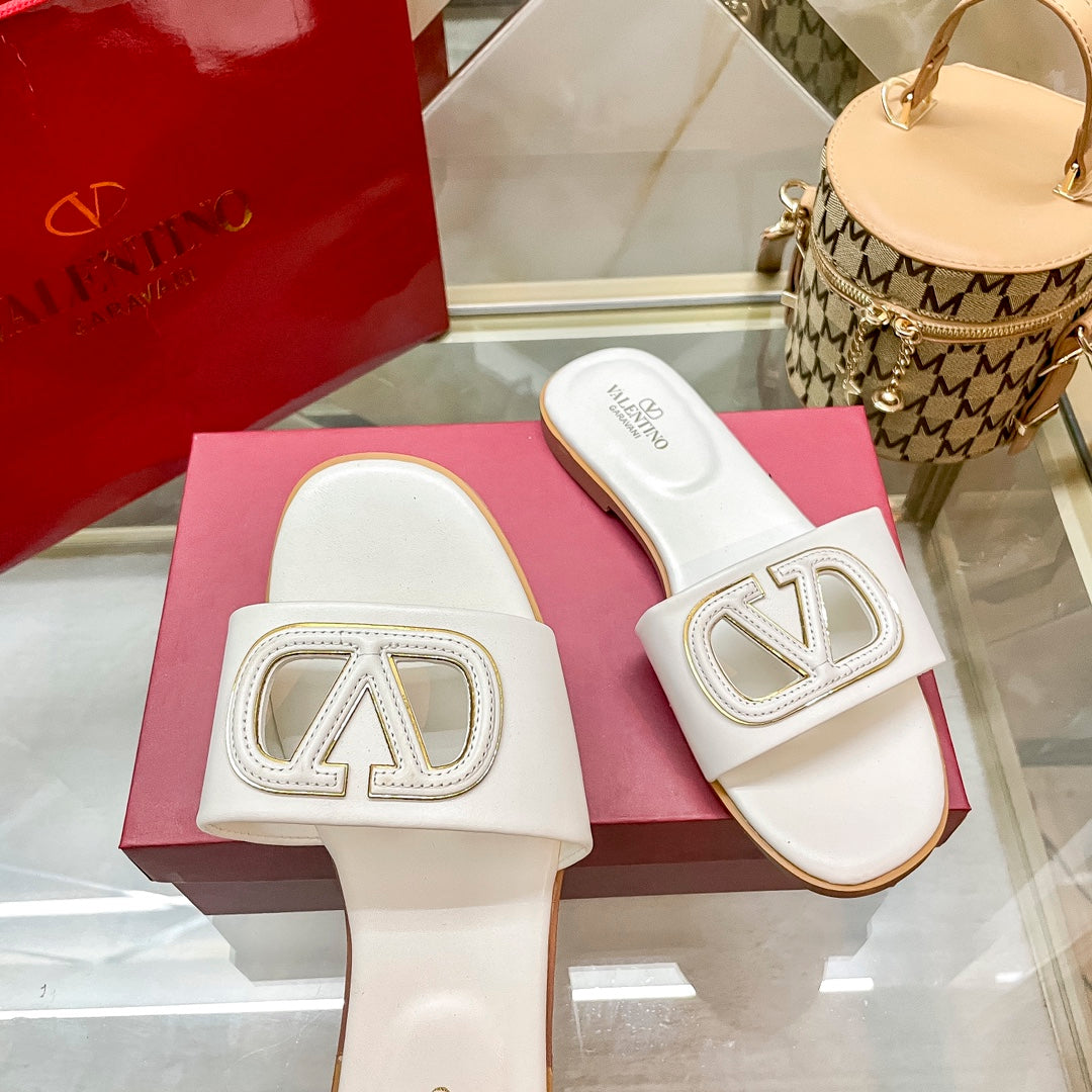 Valentino Fashion Logo Flat Slippers – slippers product image 17