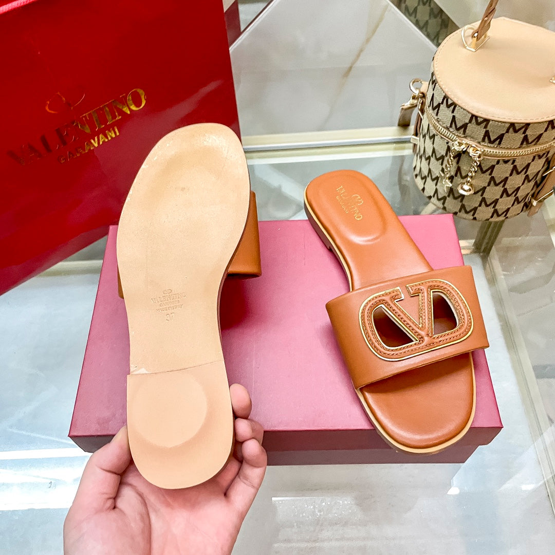 Valentino Fashion Logo Flat Slippers – slippers product image 19