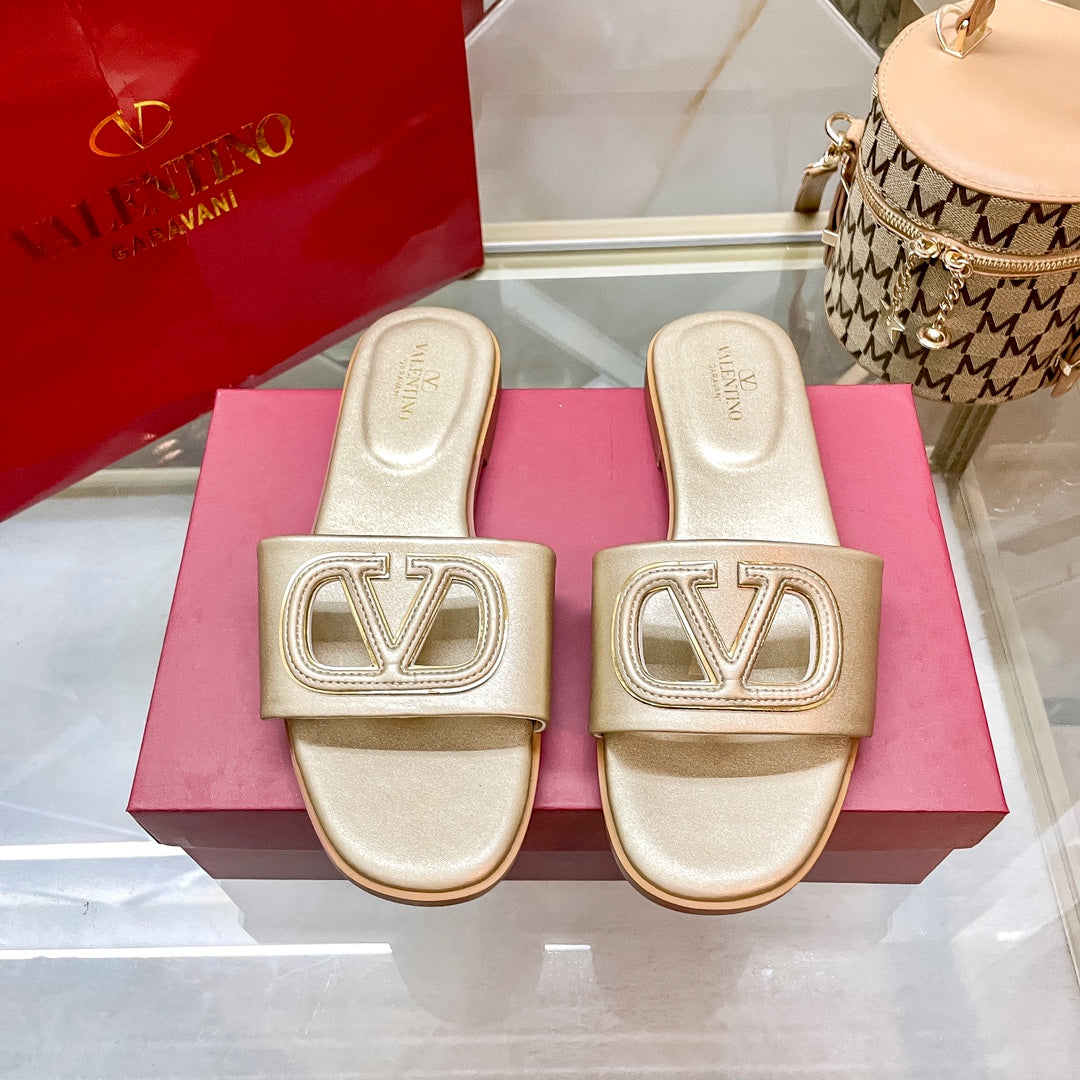 Valentino Fashion Logo Flat Slippers – slippers product image 5