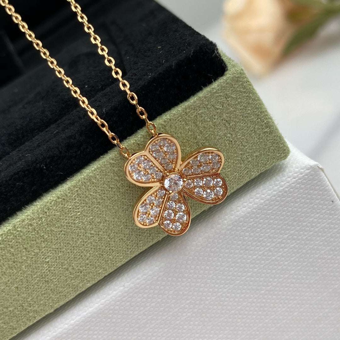 Van Cleef & Arpels Clover Crystal-Set Necklace – Luxury Designer Jewelry – product image 4