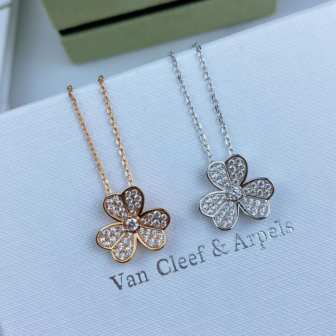 Van Cleef & Arpels Clover Crystal-Set Necklace – Luxury Designer Jewelry – product image 7