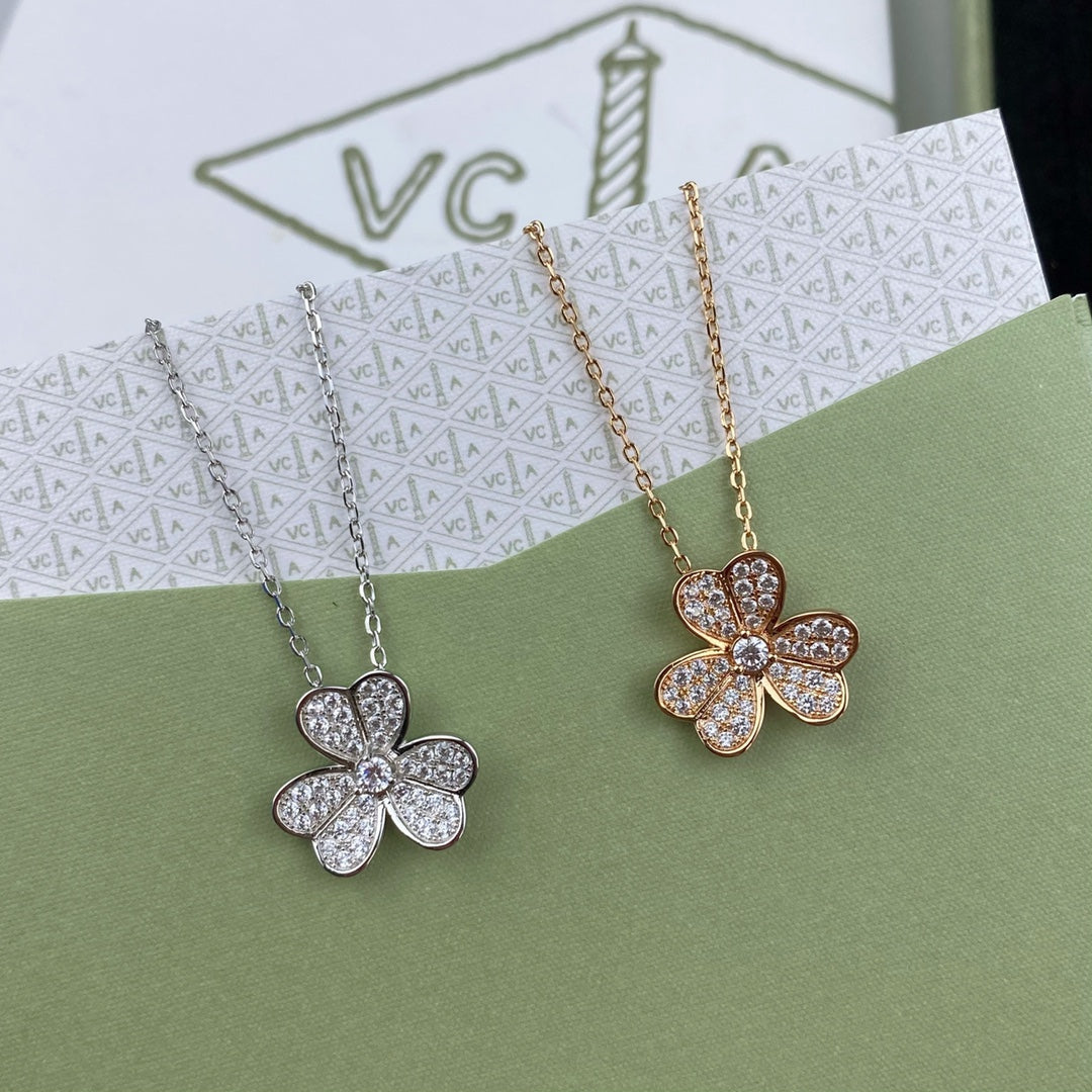 Van Cleef & Arpels Clover Crystal-Set Necklace – Luxury Designer Jewelry – product image 9