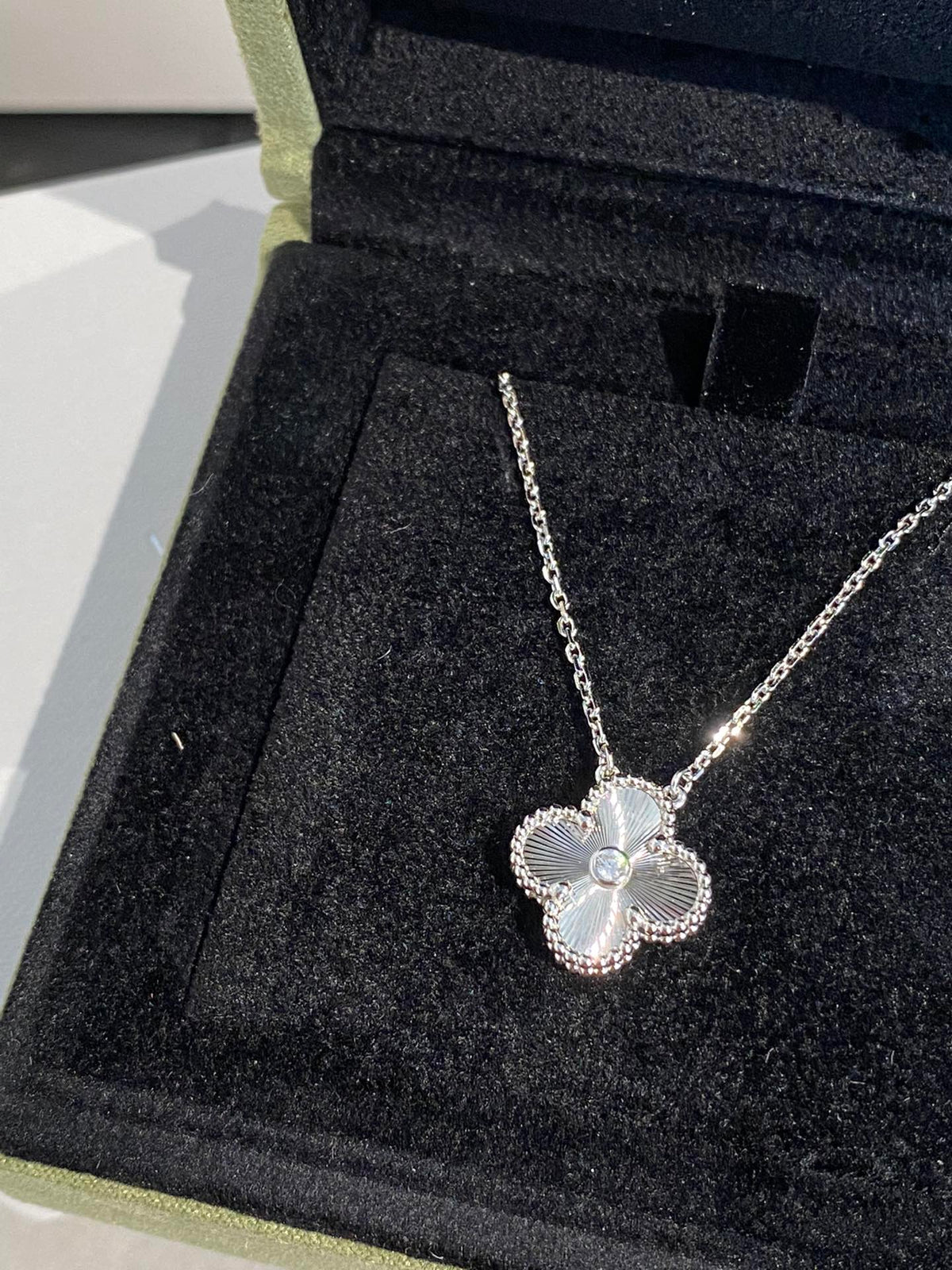 Van Cleef & Arpels Clover Crystal-Set Necklace – Luxury Designer Jewelry – product image 13
