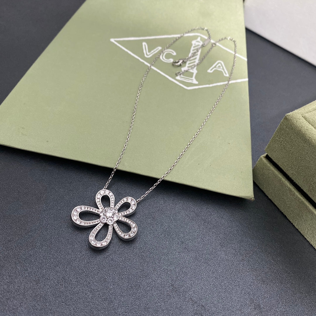Van Cleef & Arpels Flowerlace Pendant Cutout Necklace – Luxury Designer Jewelry – product image 4