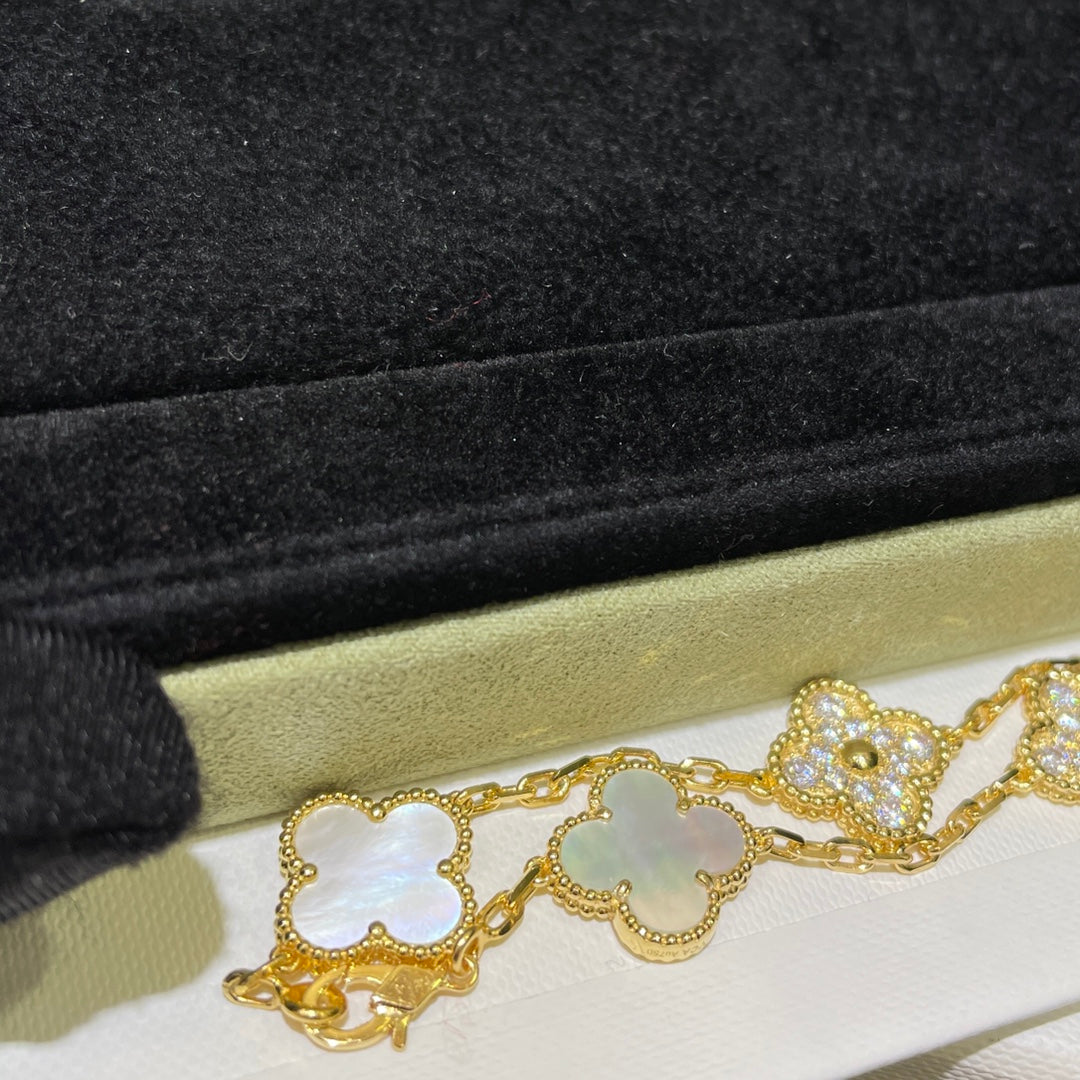 Van Cleef & Arpels Shell Clover Bracelet – Luxury Jewelry – product image 2