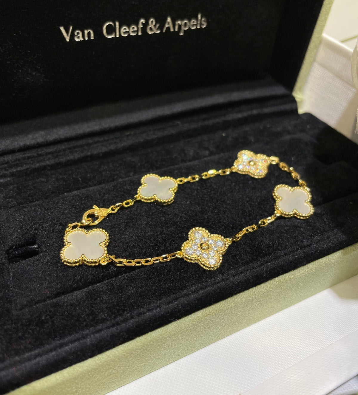 Van Cleef & Arpels Shell Clover Bracelet – Luxury Jewelry – product image 4
