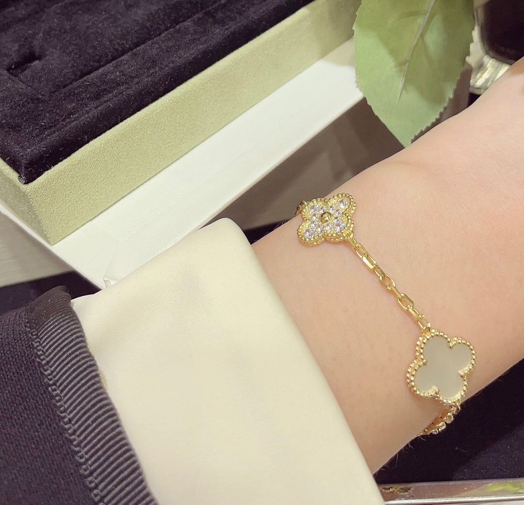 Van Cleef & Arpels Shell Clover Bracelet – Luxury Jewelry – product image 7