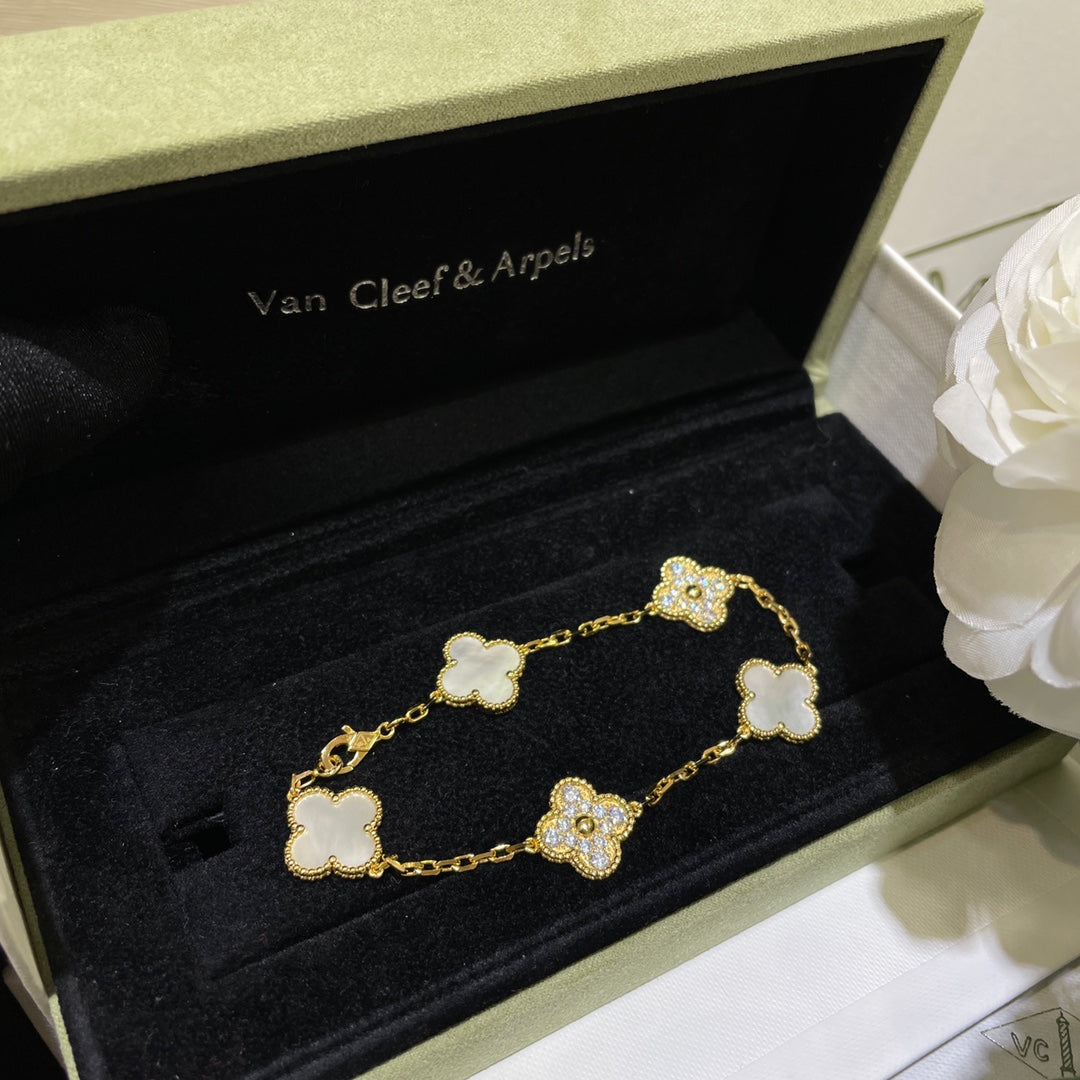 Van Cleef & Arpels Shell Clover Bracelet – Luxury Jewelry – product image 9
