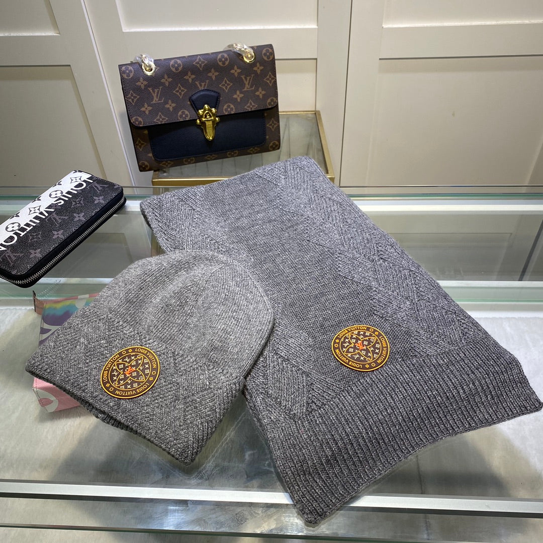 Versace Knit Cashmere Scarf Hat Set for Women – product image 27