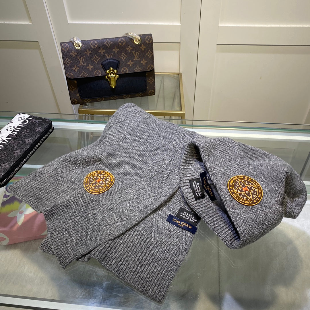 Versace Knit Cashmere Scarf Hat Set for Women – product image 28