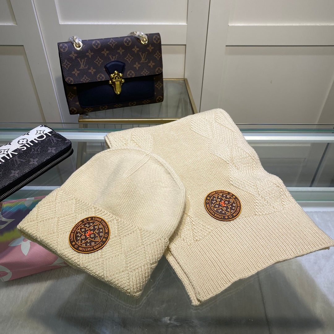 Versace Knit Cashmere Scarf Hat Set for Women – product image 29