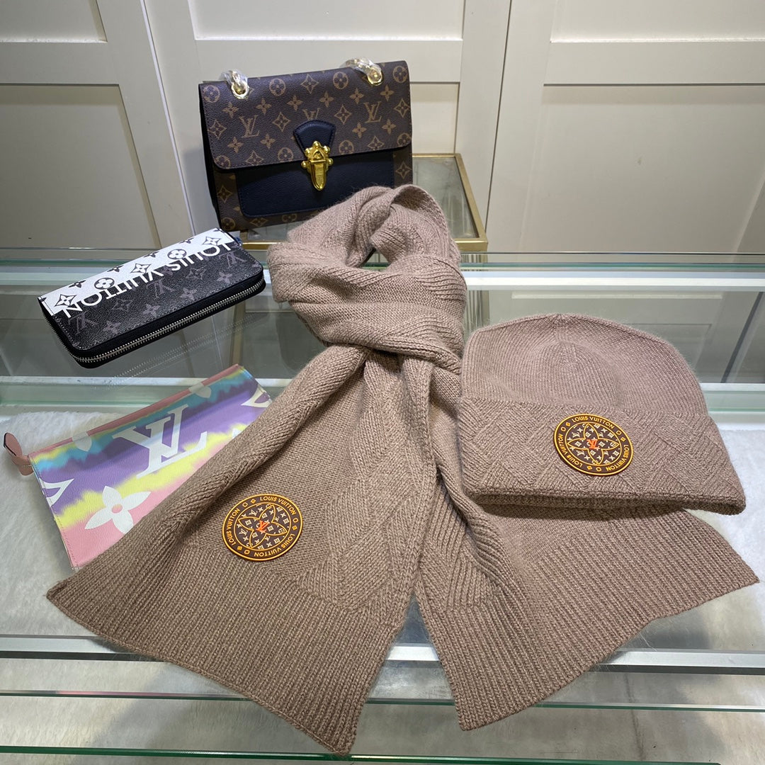 Versace Knit Cashmere Scarf Hat Set for Women – product image 33