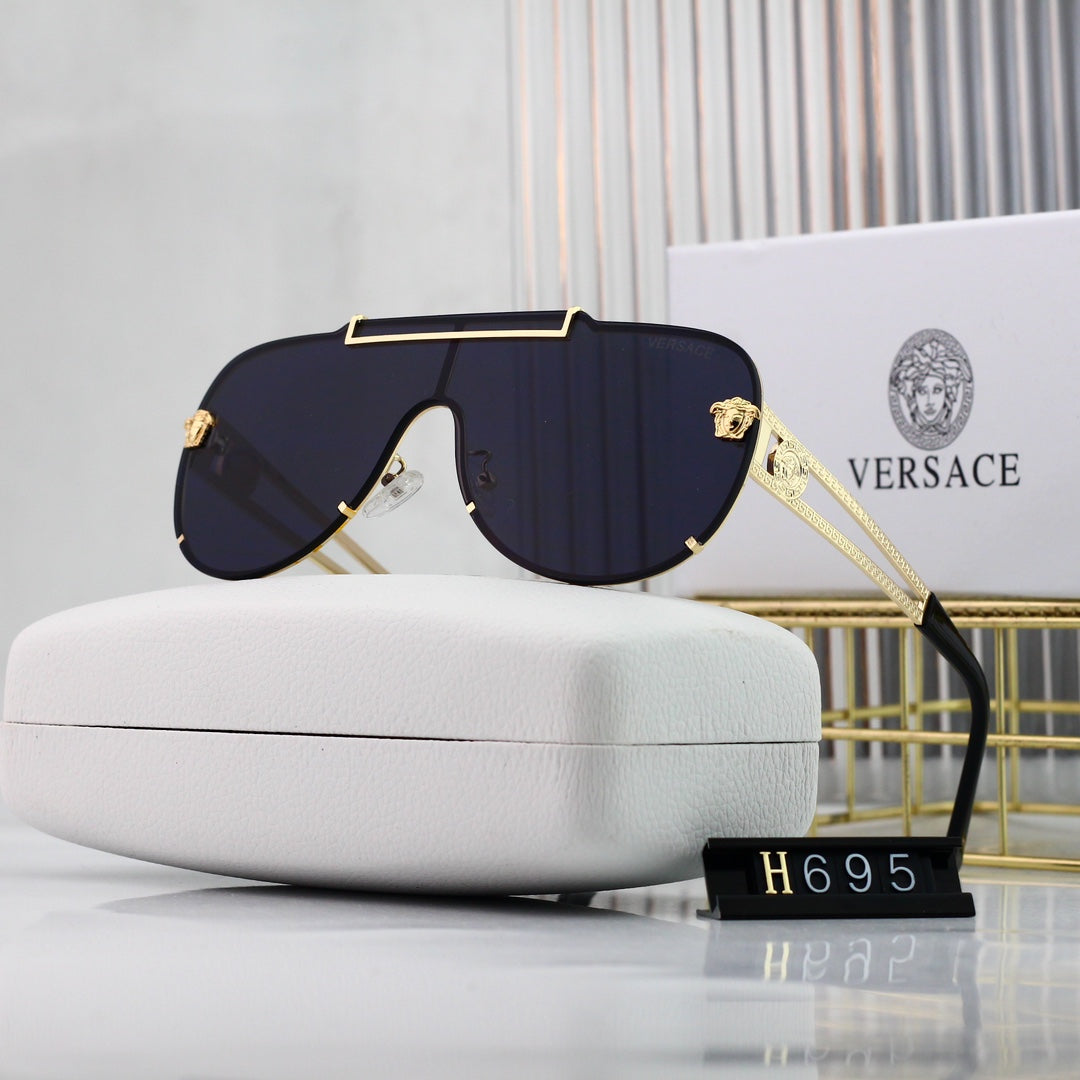 Versace Oversized Retro Watermark Pattern Sunglasses for Unisex – product image 2