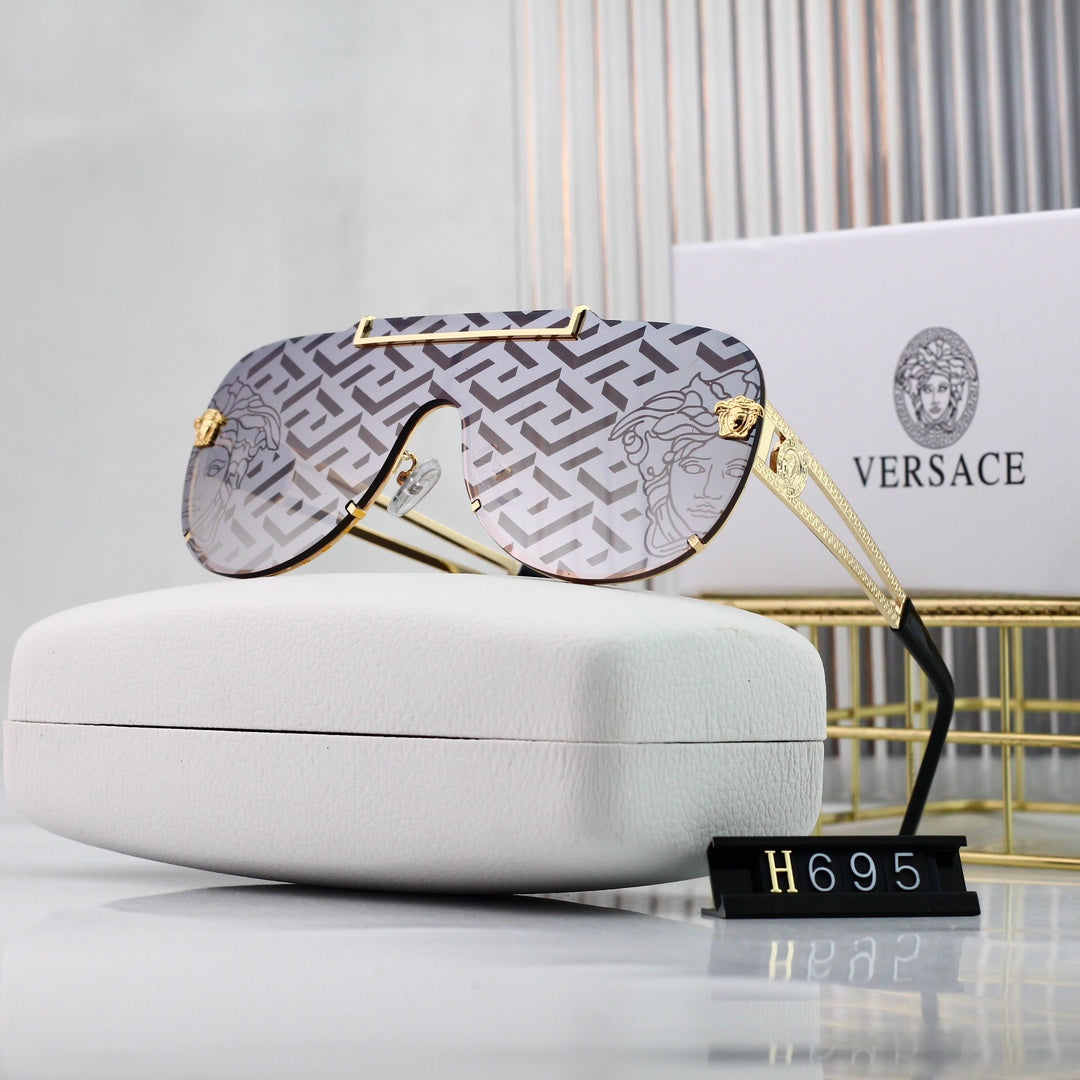 Versace Oversized Retro Watermark Pattern Sunglasses for Unisex – product image 7