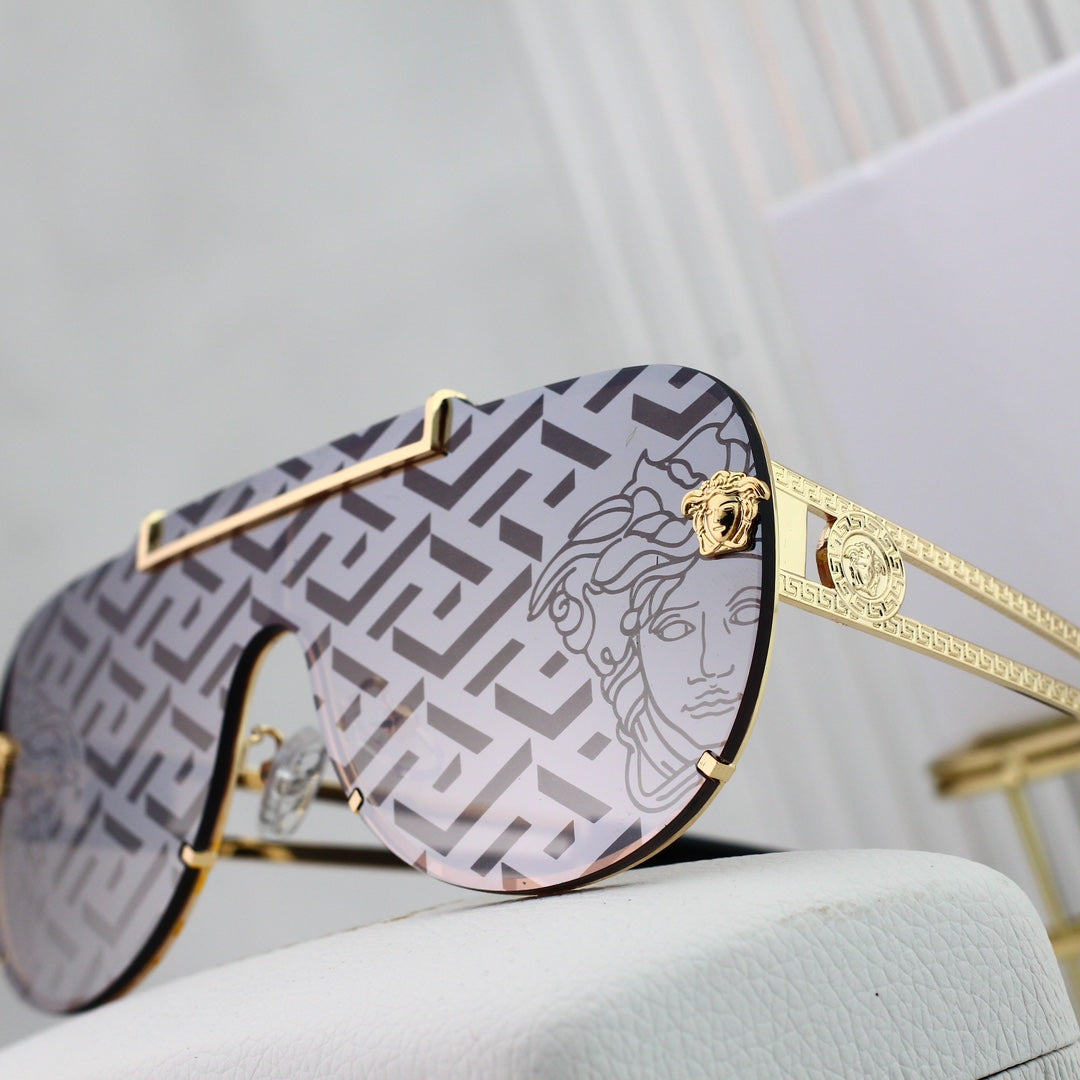 Versace Oversized Retro Watermark Pattern Sunglasses for Unisex – product image 15