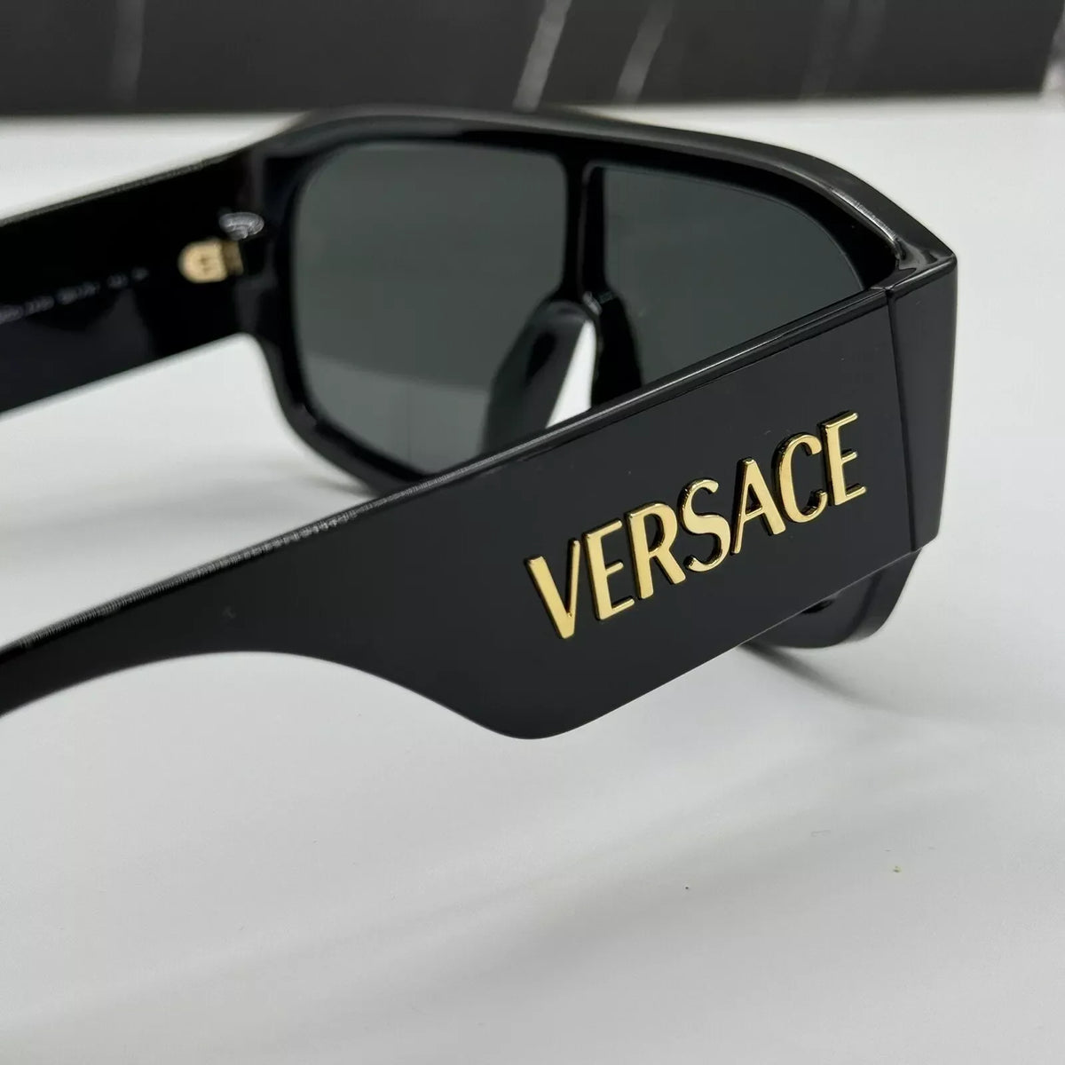 Versace Shield Unisex One-piece Large Frame Sunglasses for Unisex – product image 15
